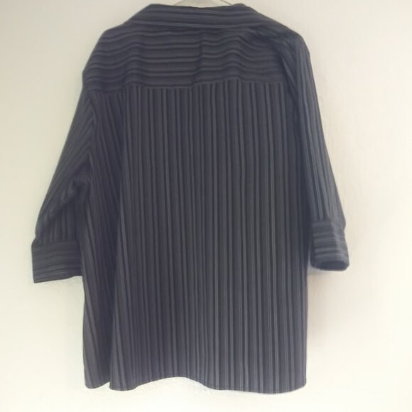 DCC woman's size 3X black, white and gray striped top - Picture 4 of 14